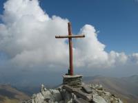 La croce di vetta del Monte Tibert.